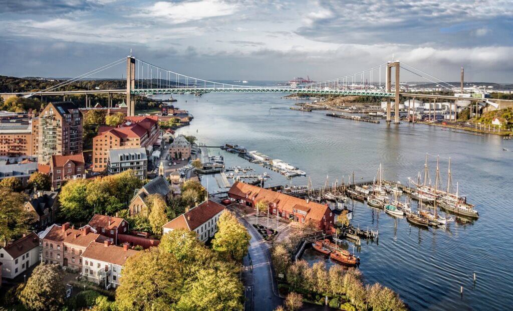Flyttfirma i Göteborg - WIC Flytt & Städ med utsikt över Älvsborgsbron